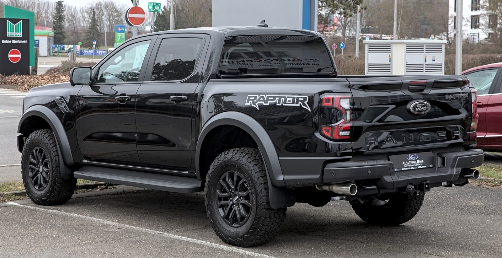 Làm quen với Ranger Raptor